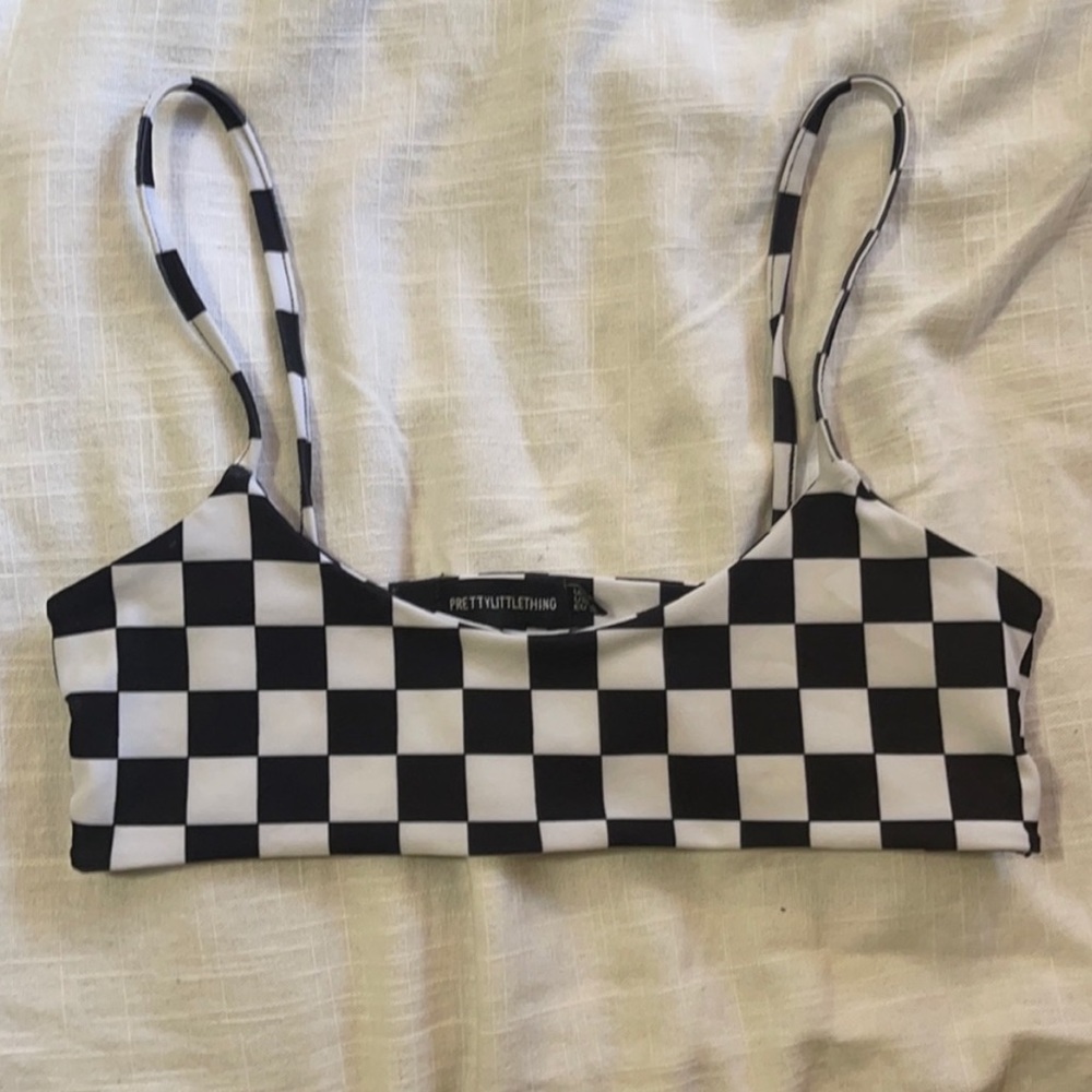 PRETTYLITTLETHING CHECKERED BIKINI TOP Size SM
